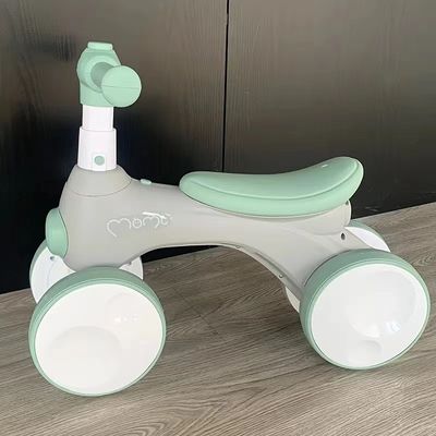 뜨거운 음악 거품 장치 및 플라스틱 바퀴 어린이용 자동차 최대 로딩 30kg 셀프 스쿠터